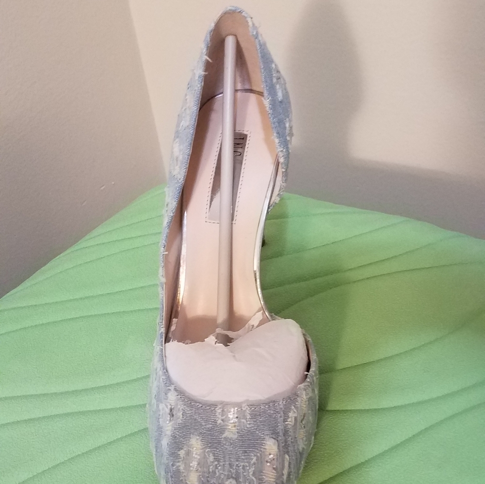 Shoe - Picture 2 of 3
